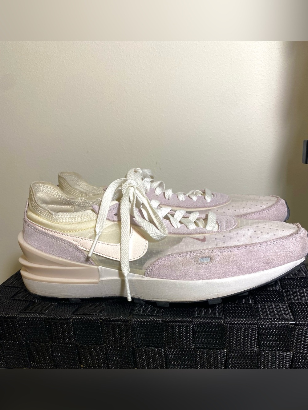 Like New NIKE Waffle One Lavender Pink Cream Sneakers